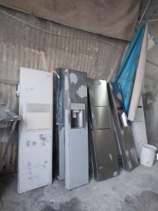 نمونه کار بتونه خورده درب یخچال توسط آچارکده